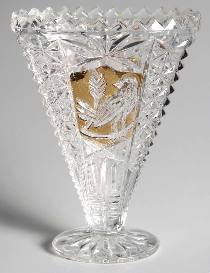 Byrdes Collection Gold Accent Small Fan Vase by Hofbauer-1