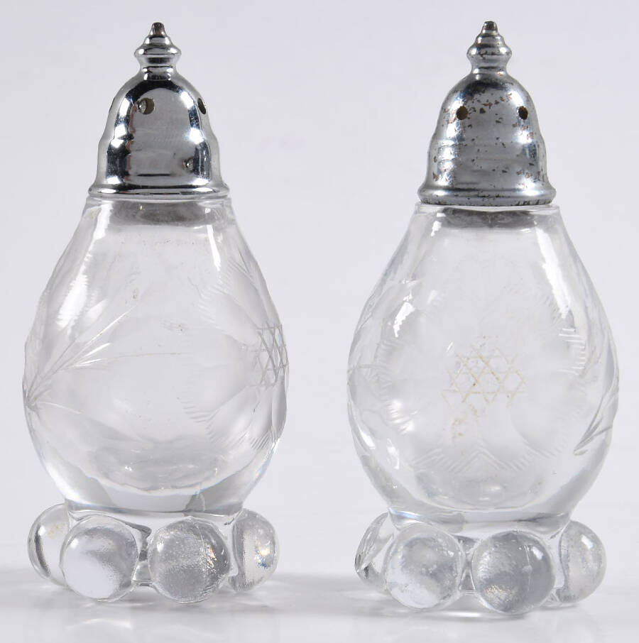 Cornflower (Smooth Stem, Non Optic) Footed Shaker Set & Metal Lids by W J Hughes-1