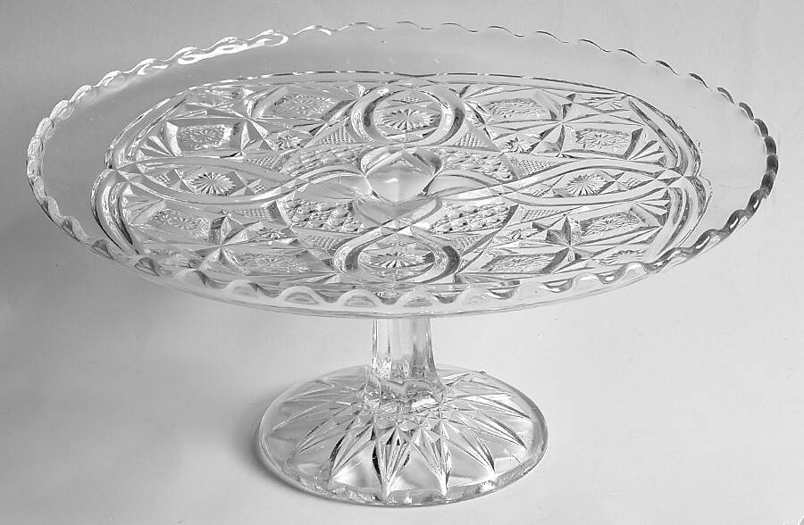 Rexford 11" Diameter Pedestal Cake Stand by Higbee-1
