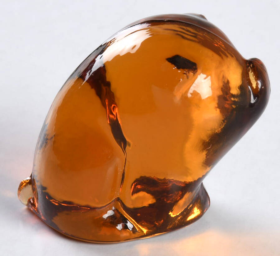 Heisey Animals and Figurines Amber Sitting Piglet by Heisey-1