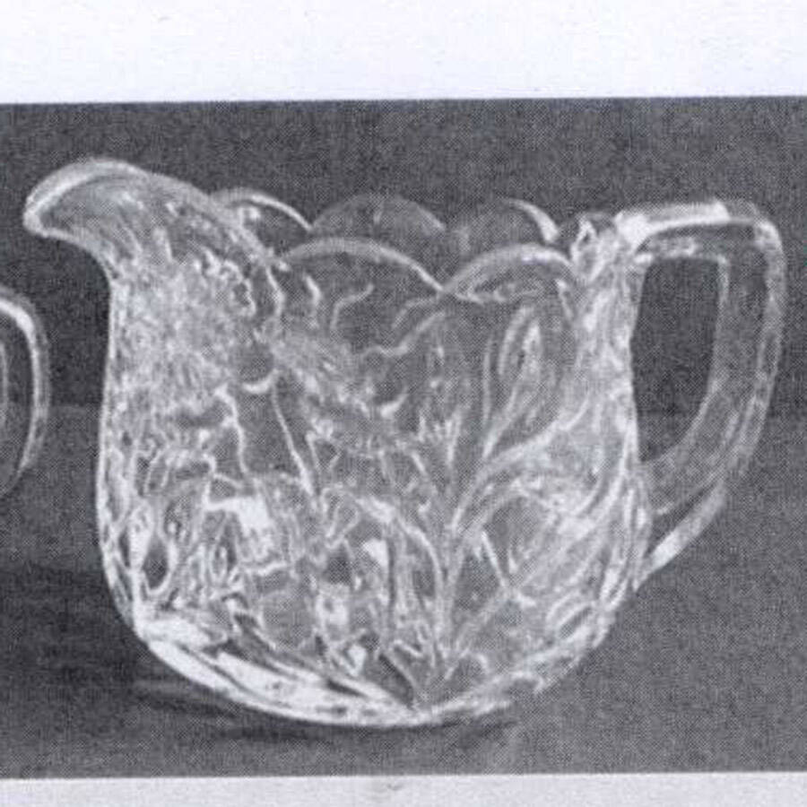 Daisy & Leaves (Line 427) Hotel Creamer by Heisey-1