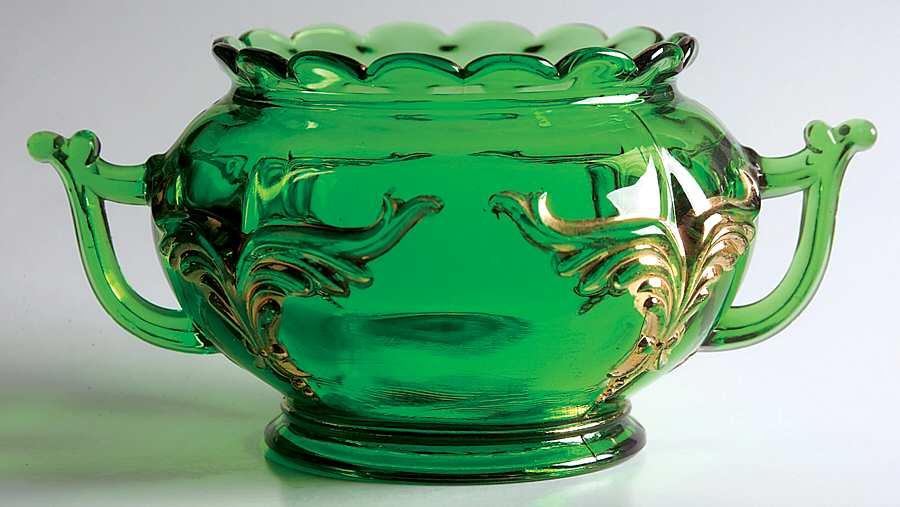 Winged Scroll Emerald Green (Gold Accents) Handled Open Spooner by Heisey-1
