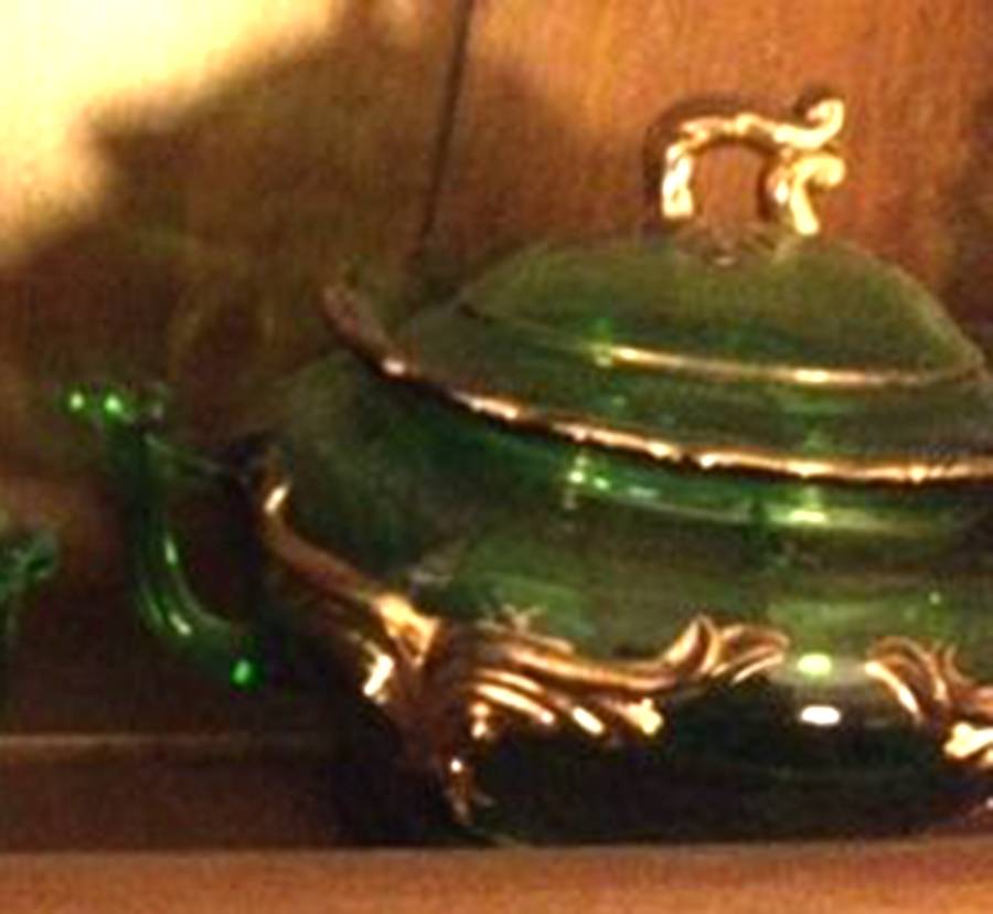Winged Scroll Emerald Green (Gold Accents) Sugar Bowl & Lid by Heisey-1