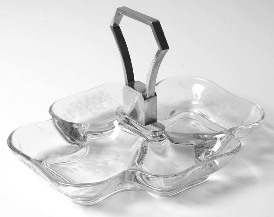 HAW24 9"  4 Part Relish with Sterling Center Handle by Hawkes-1