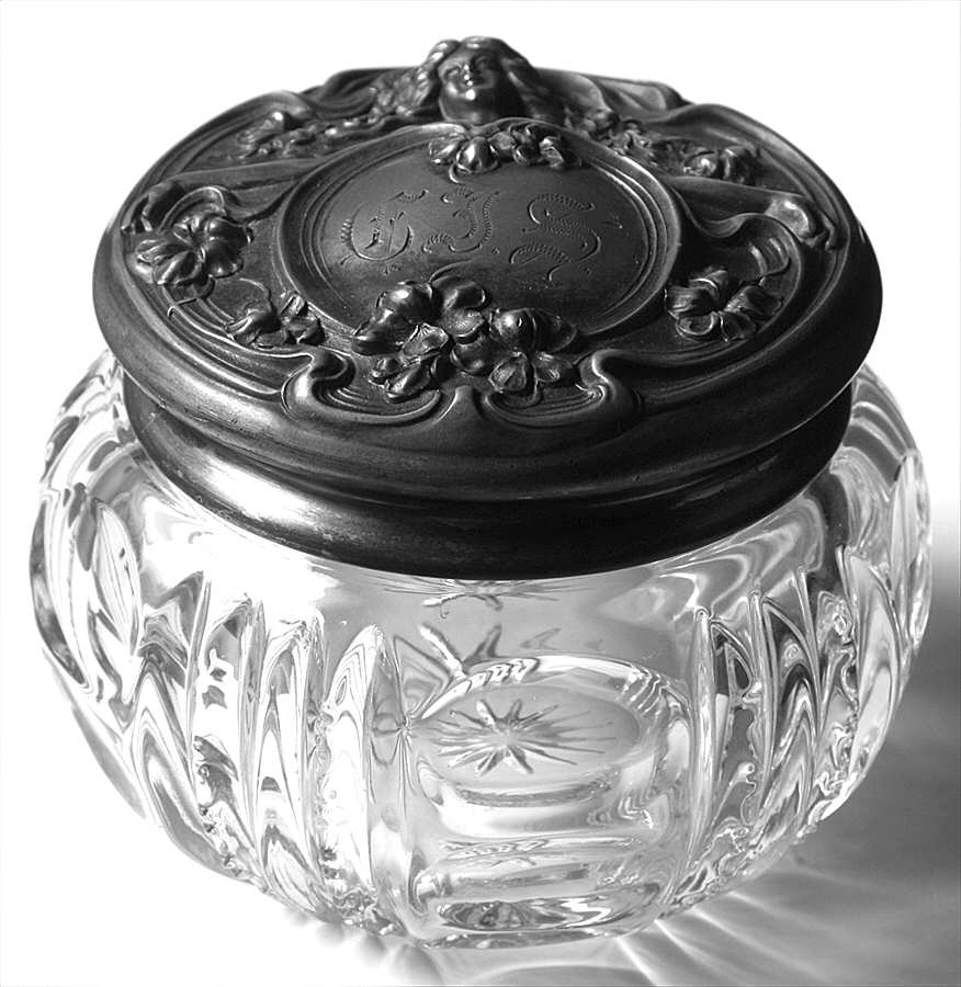 5 Round Puff Box with Metal Lid by Heisey-1