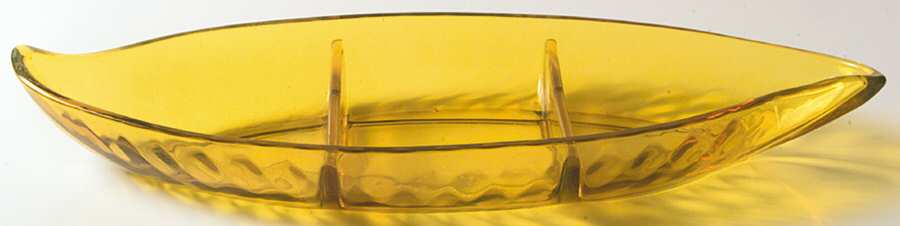 Yeoman Marigold (Stem 1184, Optic) 13" Oblong Leaf 3 Part Relish by Heisey-1