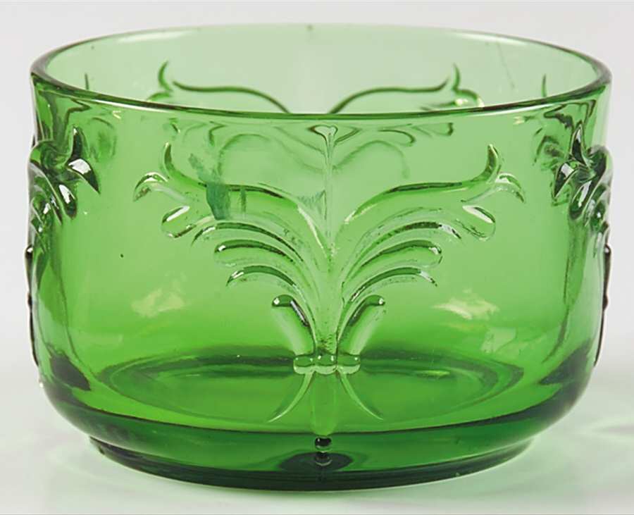 Winged Scroll Emerald (No Gold Accents) Round Puff Box No Lid by Heisey-1