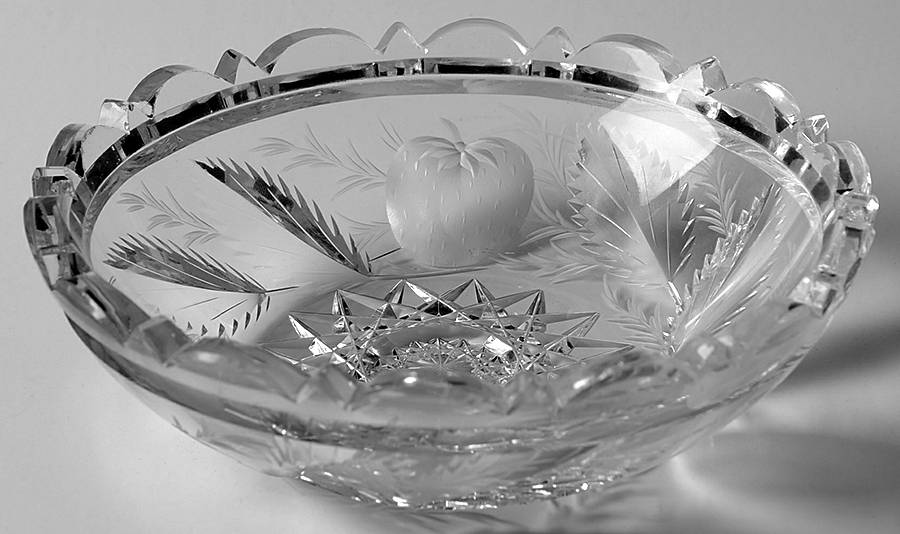 Gravic Strawberry 5" Small Fruit/Dessert Bowl by Hawkes-1