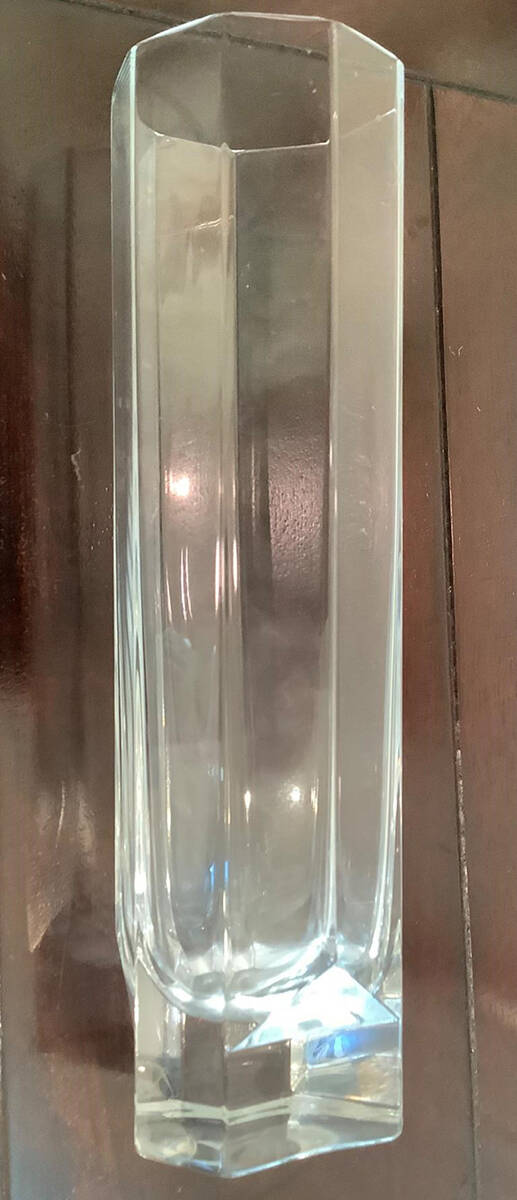 Metro 7" Bud Vase by Iittala-1