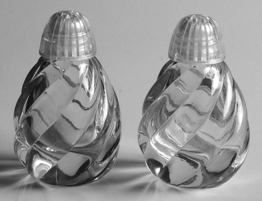 Twist Clear (No Trim) Shaker Set & Plastic Lids by Imperial Glass-Ohio-1