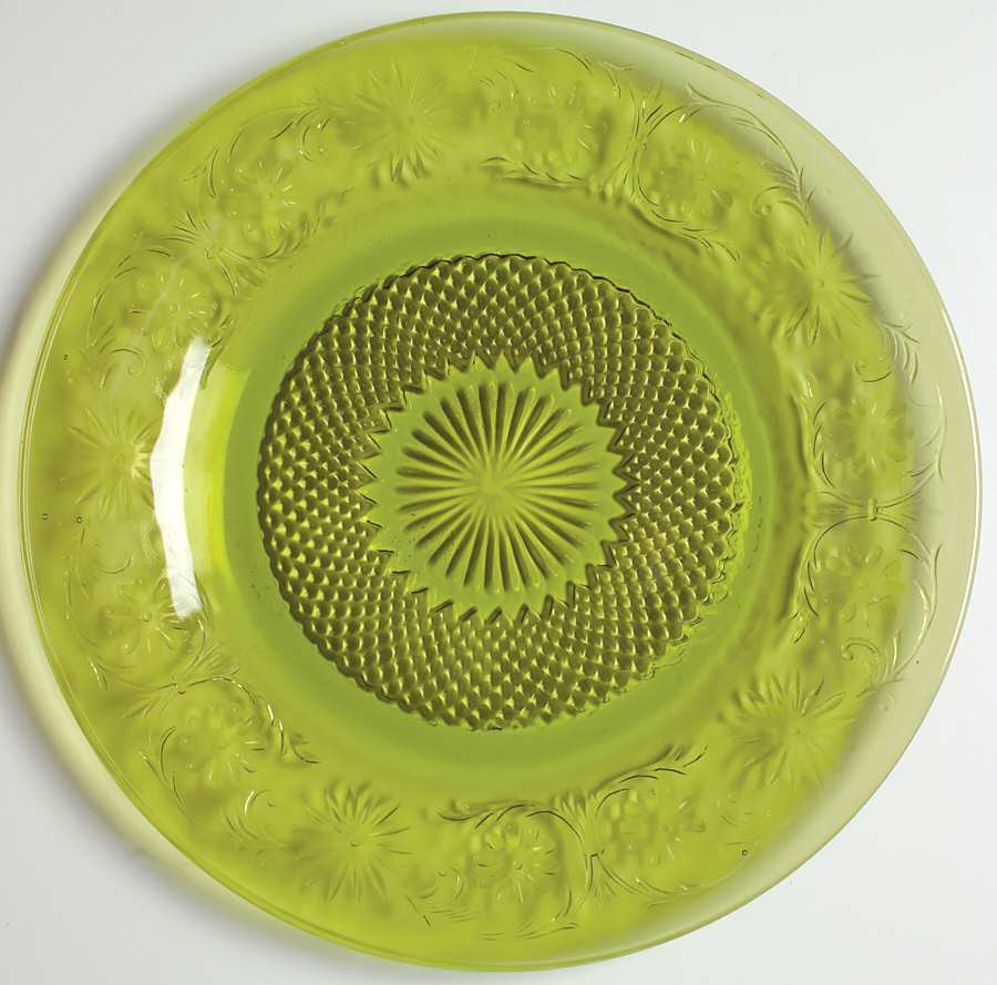 Daisy Green (Avocado) Dinner Plate by Indiana Glass-1