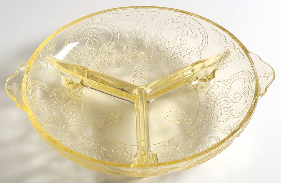 Horseshoe Yellow 8" Round 3 Part Relish by Indiana Glass-1