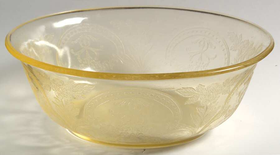 Horseshoe Yellow 7" Salad Bowl by Indiana Glass-1