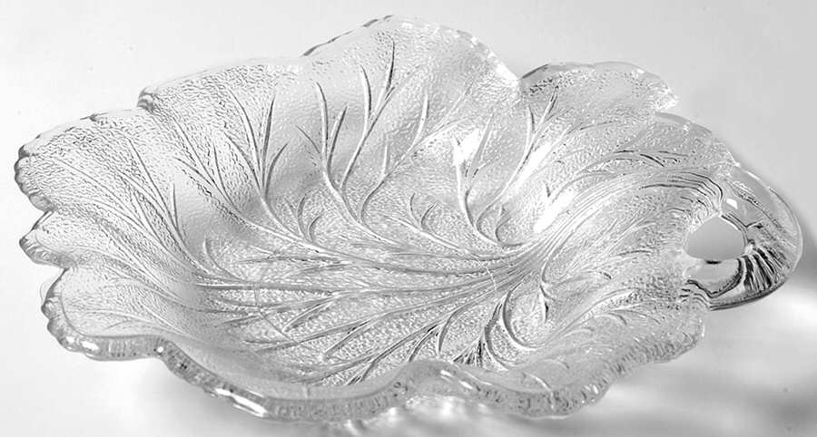 Pebble Leaf Clear Luncheon Plate by Indiana Glass-1