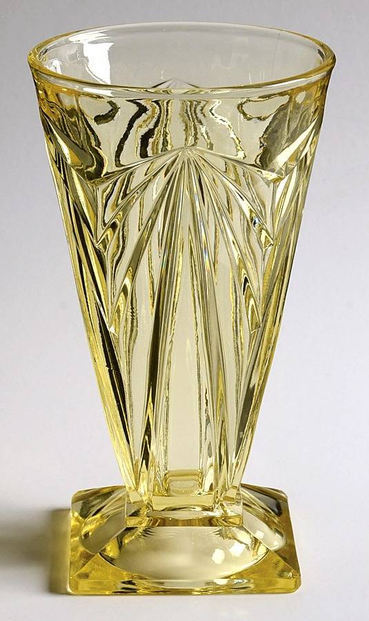 Pyramid Yellow 11 Oz Footed Tumbler by Indiana Glass-1