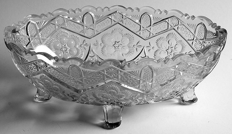 Rayed Flower 4-Toed Oval Bowl by Indiana Glass-1