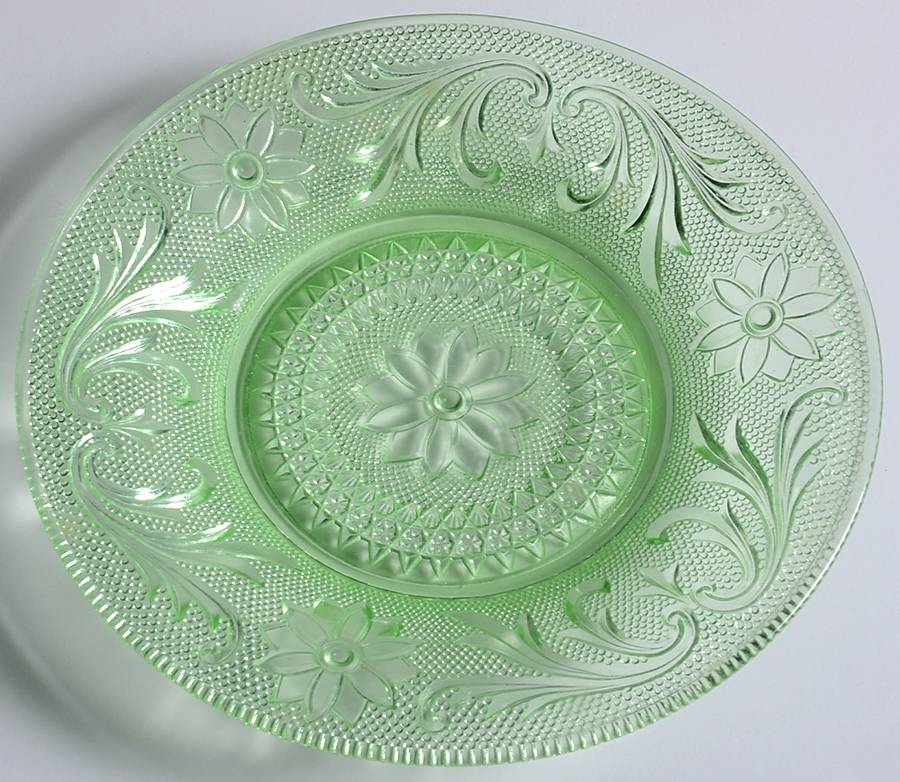Sandwich Green 7" Salad Plate by Indiana Glass-1