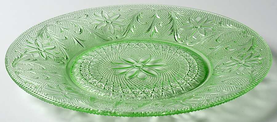 Sandwich Green Dinner Plate by Indiana Glass-1
