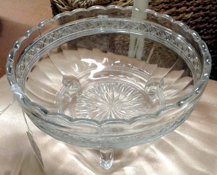 Star Band 7" 3-Toed Footed Bowl by Indiana Glass-1