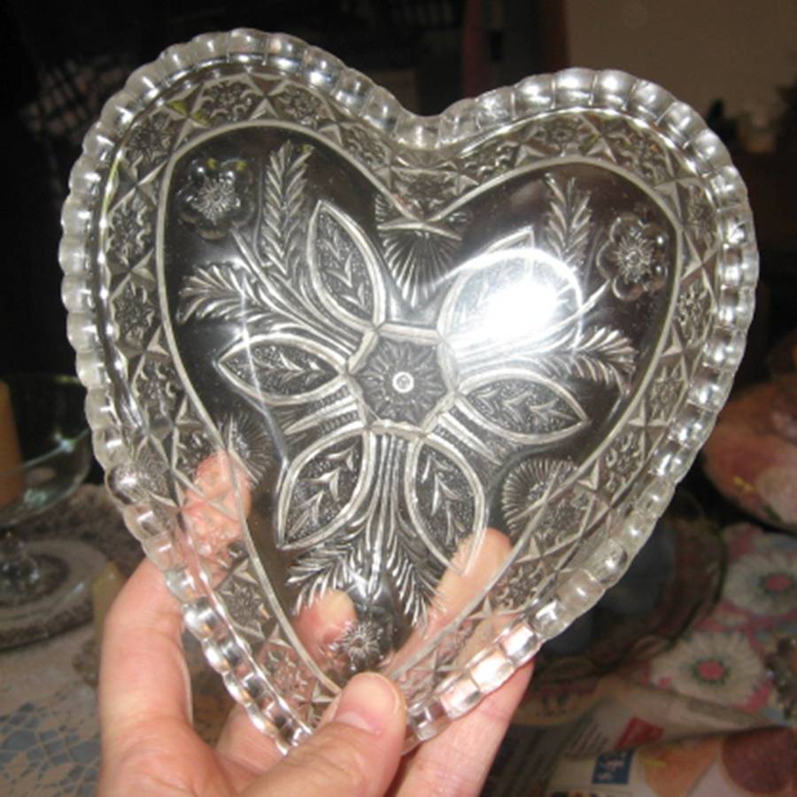 Gaelic Heart Bowl by Indiana Glass-1