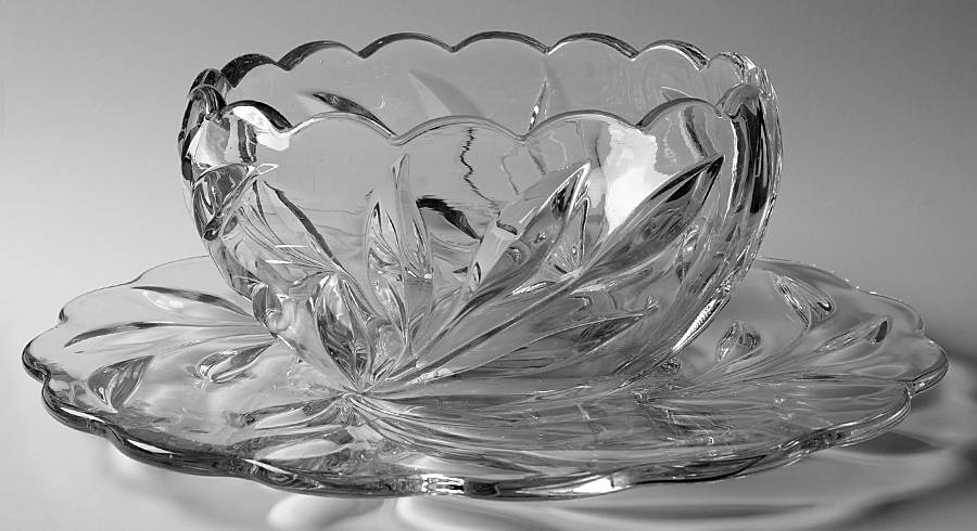 Willow Clear Punch Bowl & Underplate (Uses the CPLABU) by Indiana Glass-1