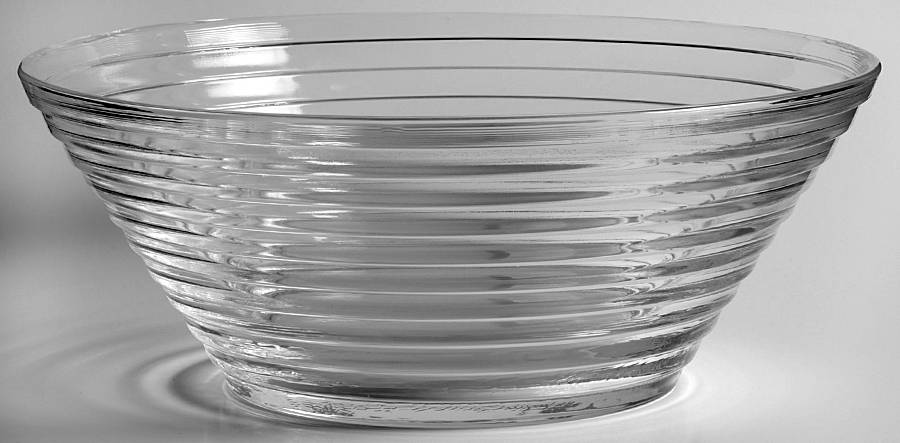 Aino Aalto Clear 9" Round Bowl by Iittala-1