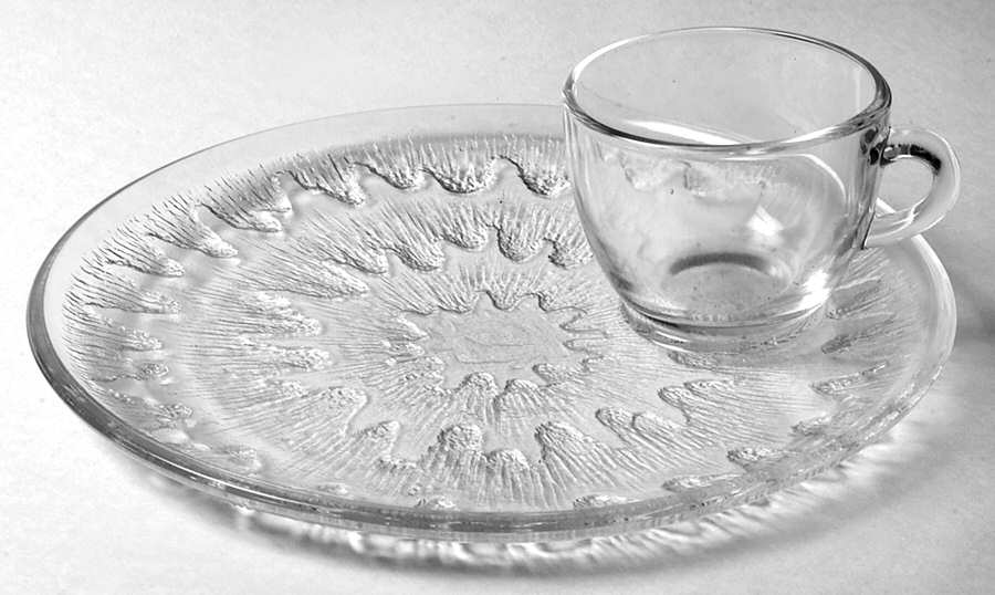 Sunburst Snack Plate & Cup Set by Indiana Glass-1