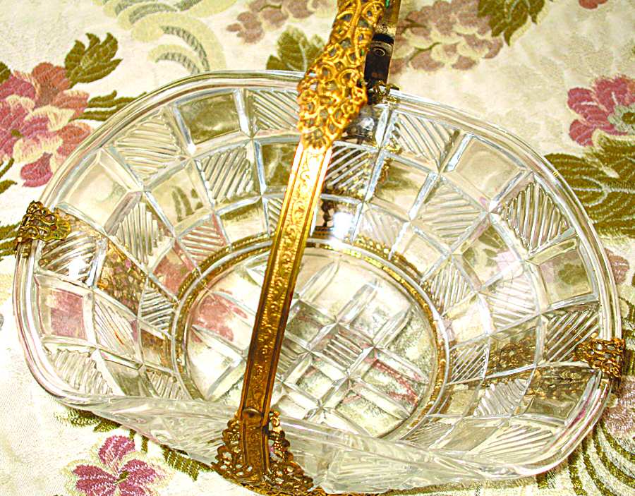 370 Basket by Indiana Glass-1