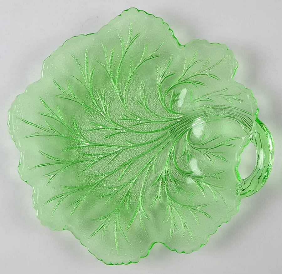 Pebble Leaf Green Luncheon Plate by Indiana Glass-1