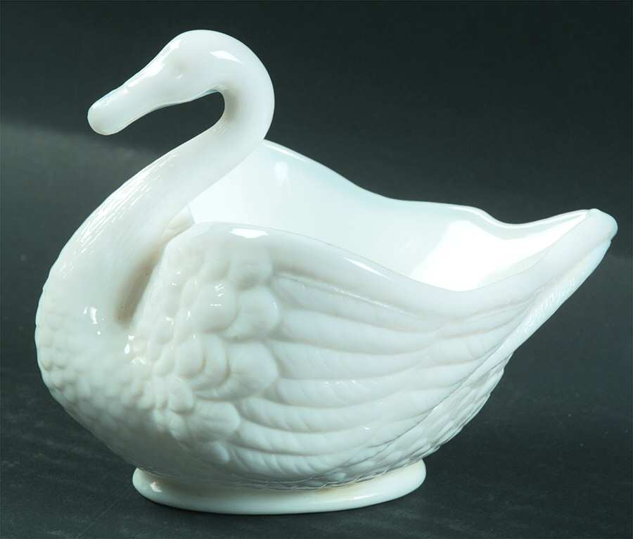 Animals & Figurines #27/147 Open (Mint) 4" Swan by Imperial Glass-Ohio-1
