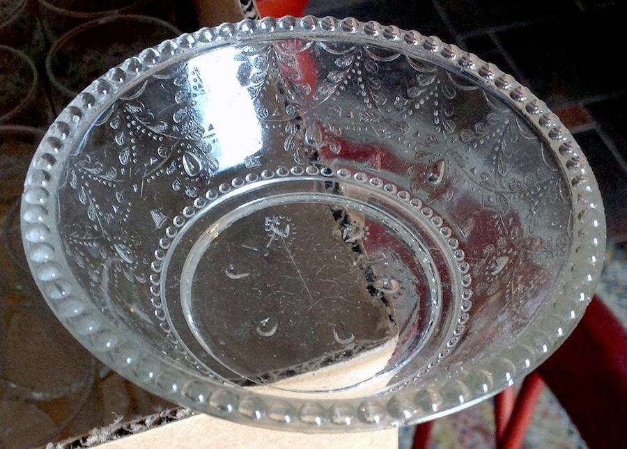 Teardrop & Tassel Clear Small Fruit Dessert Bowl by Indiana Glass-1