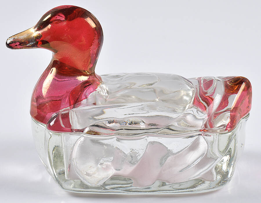 Indiana Animals & Figurines Cigarette Box & Lid by Indiana Glass-1