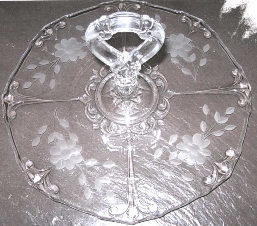 607-5 Center Handle Tray by Indiana Glass-1