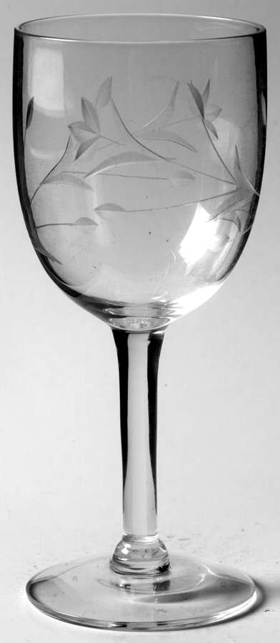 Chantilly Wine Glass by Javit-1
