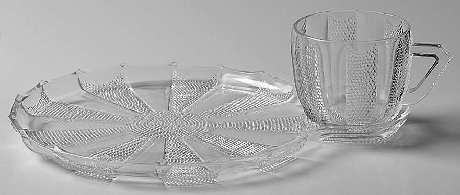 Dewdrop Snack Plate & Punch/Snack Cup Set by Jeannette-1