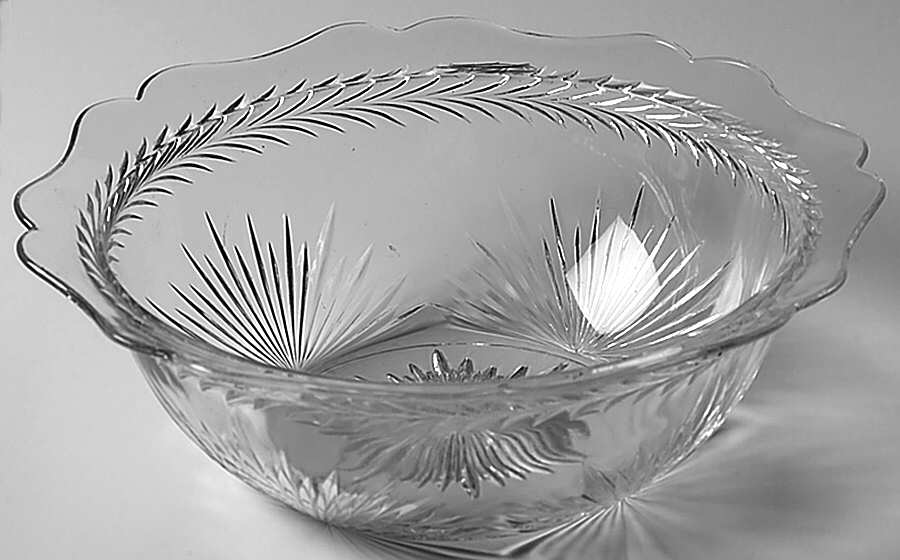 Sunburst "Herringbone" Large Fruit Bowl by Jeannette-1