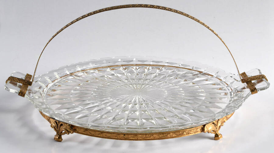 Windsor Clear Sandwich Plate with Metal Handle by Jeannette-1