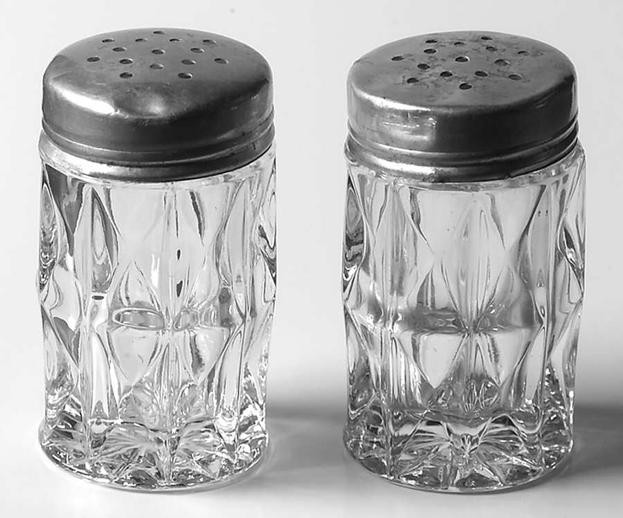 Windsor Clear Shaker Set w/Metal Lids by Jeannette-1