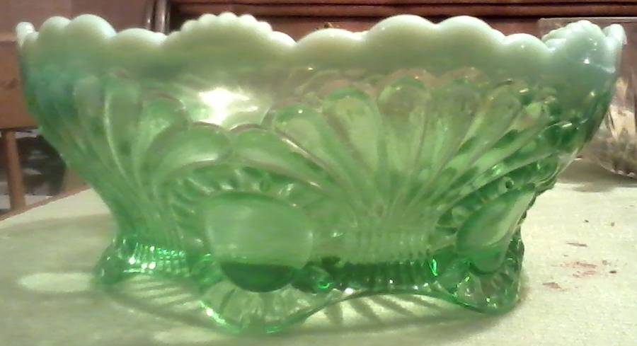 Tokyo Green Opalescent Large Fruit Bowl by Jefferson Glass-1