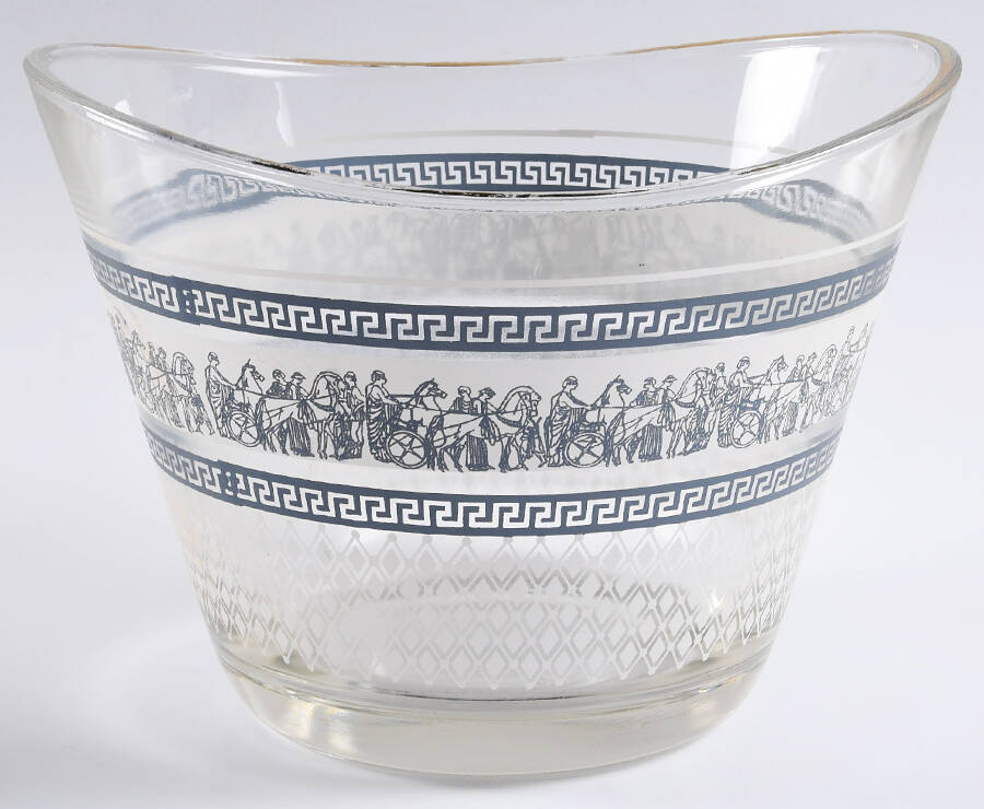 Patrician 9" Salad Bowl by Jeannette-1