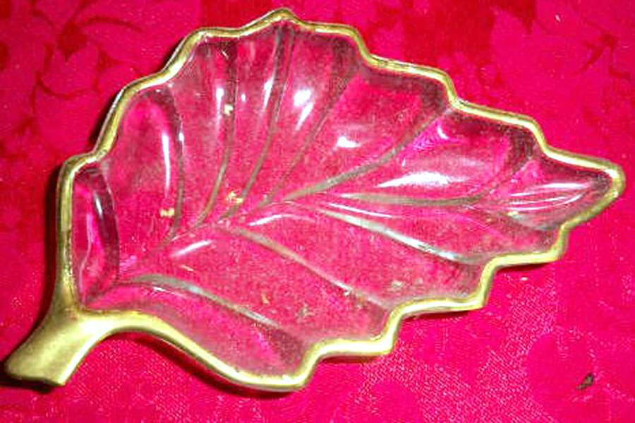 Venetian Gold Small Leaf Dish by Jeannette-1
