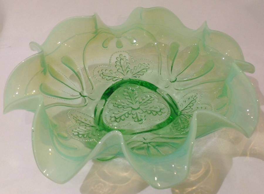 Meander Green Opalescent 9" Round 3-Toed Crimped Bowl by Jefferson Glass-1