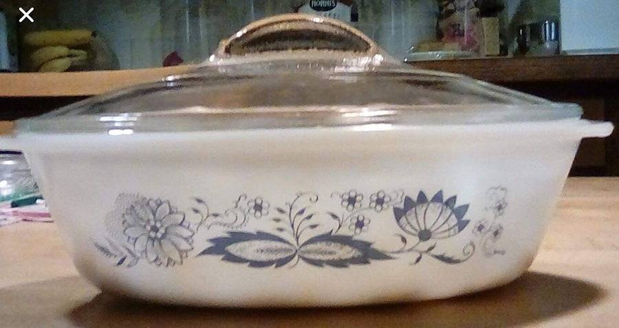 MG22 1.5 Quart Round Covered Casserole by McKee-1