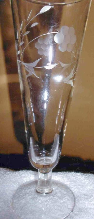 Sunflower Pilsner Glass by Javit-1