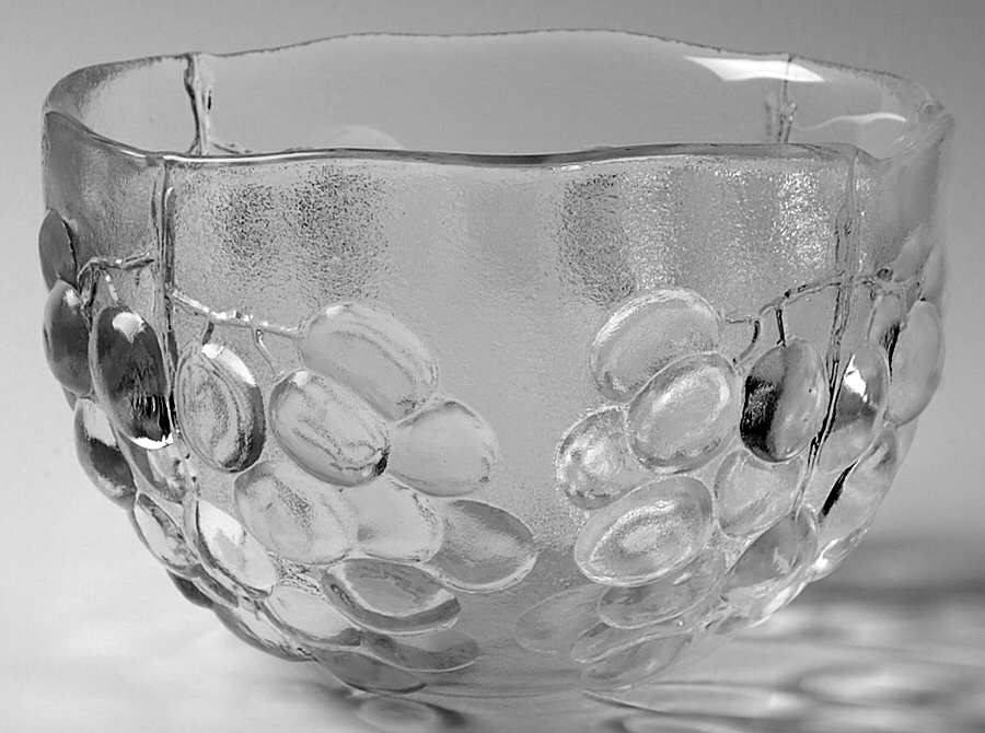 Grape 7" Salad Bowl by Kosta-Boda-1