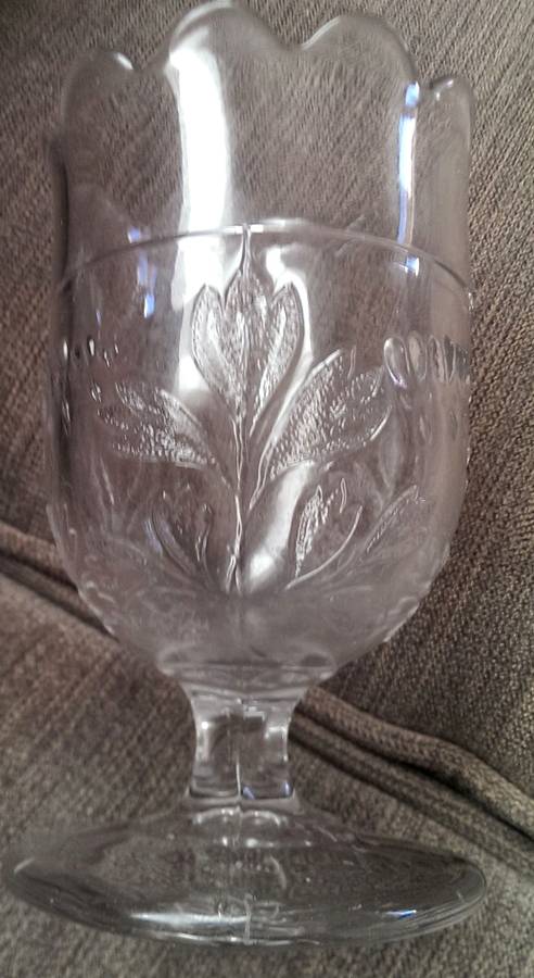 Bleeding Heart Open Spooner by King & Son-1