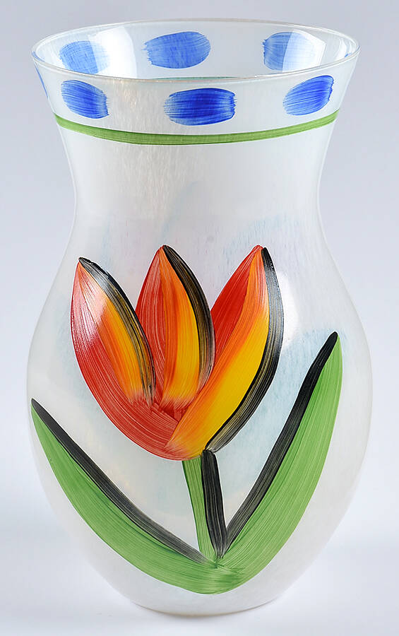 Tulipa 7" Flower Vase by Kosta-Boda-1