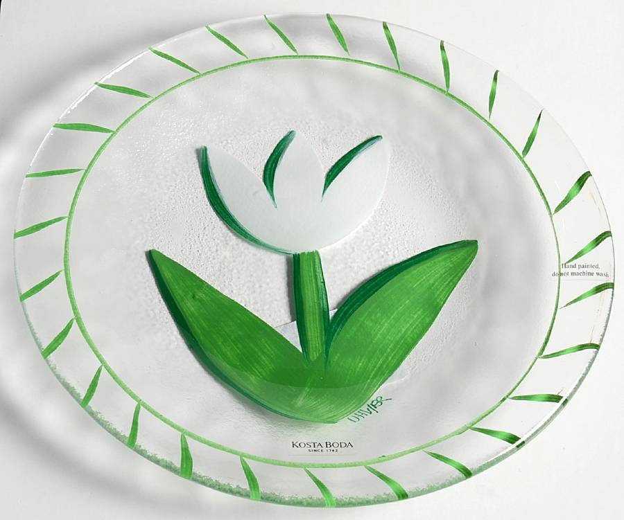 Tulipa 7" Salad Plate by Kosta-Boda-1