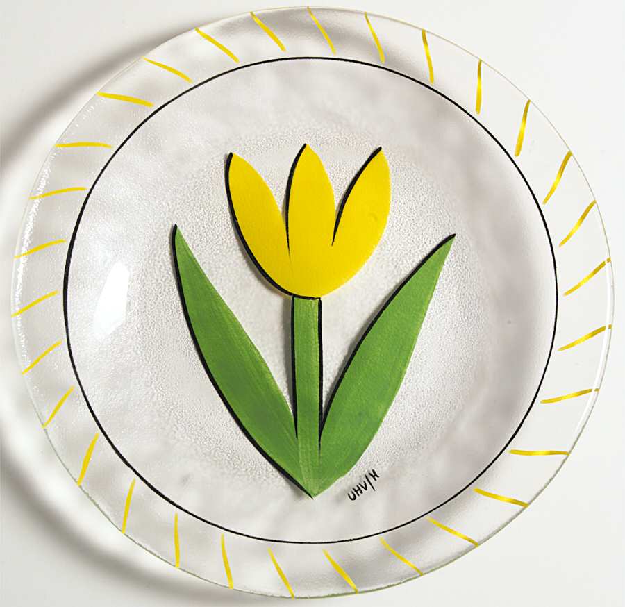 Tulipa Salad Plate by Kosta-Boda-1