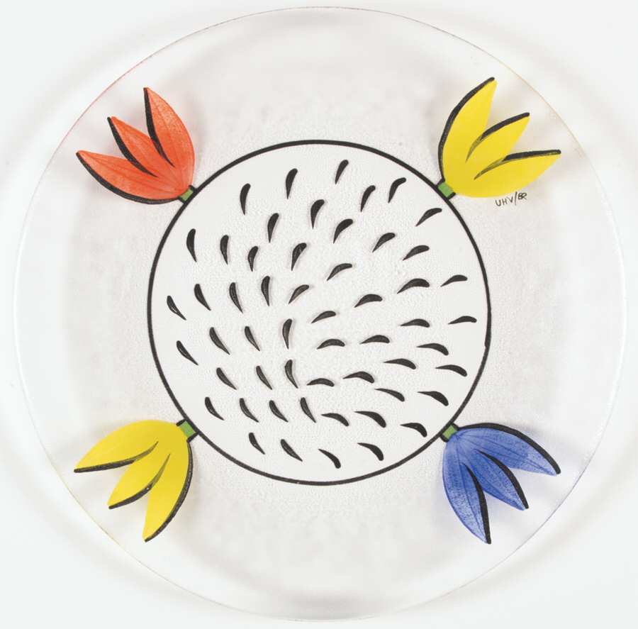 Tulipa Dinner Plate by Kosta-Boda-1
